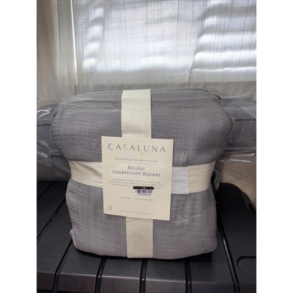 Casaluna King Size Rayon from Bamboo Matelasse Blanket Dark Gray NWT- MSRP $80 - Picture 3 of 7